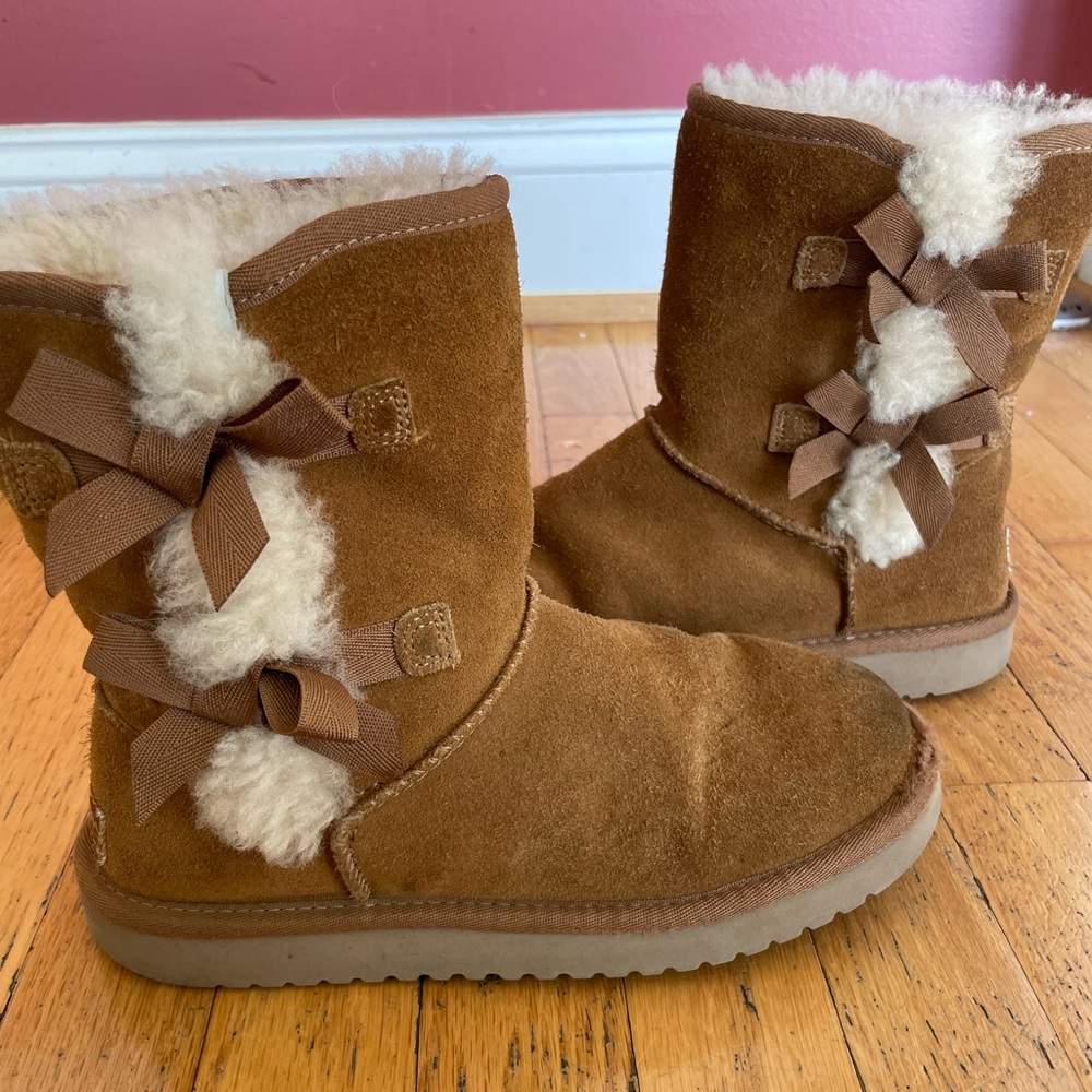Girls Uggs Koolaburra Cozy Tan Suede Boots with Bailey Bows